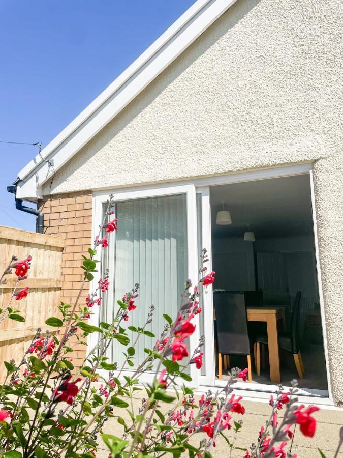 הוילה פרסטאטין Lovely Bungalow Close To Beach מראה חיצוני תמונה